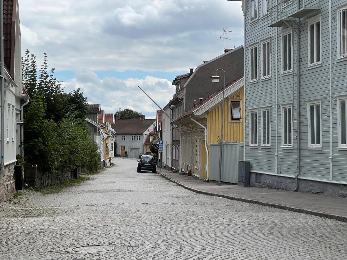Fint, Gratis Parkering, Med 20 Min Till Goeteborg C Kungalv Luaran gambar
